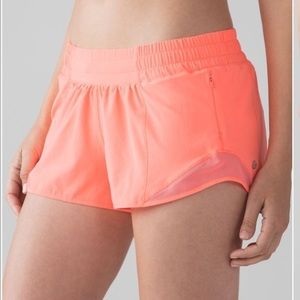 lululemon hotty hot shorts 2.5